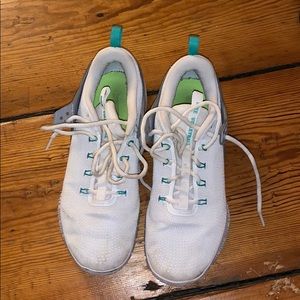 NIKE Volleyball Court Shoes